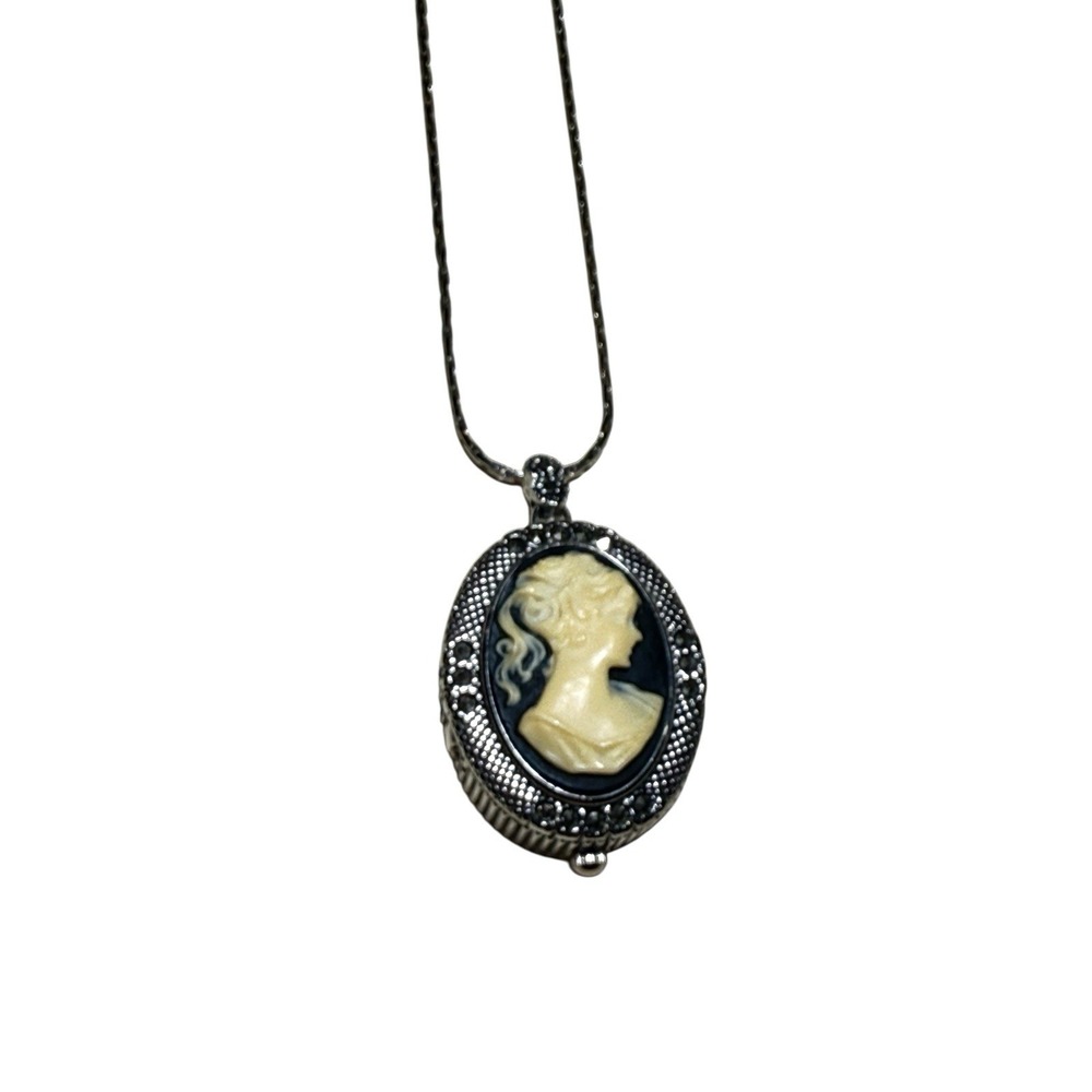 Vtg Vanity Fair Cameo Pendant Necklace Quartz Locket Watch Silvertone Japan Movt